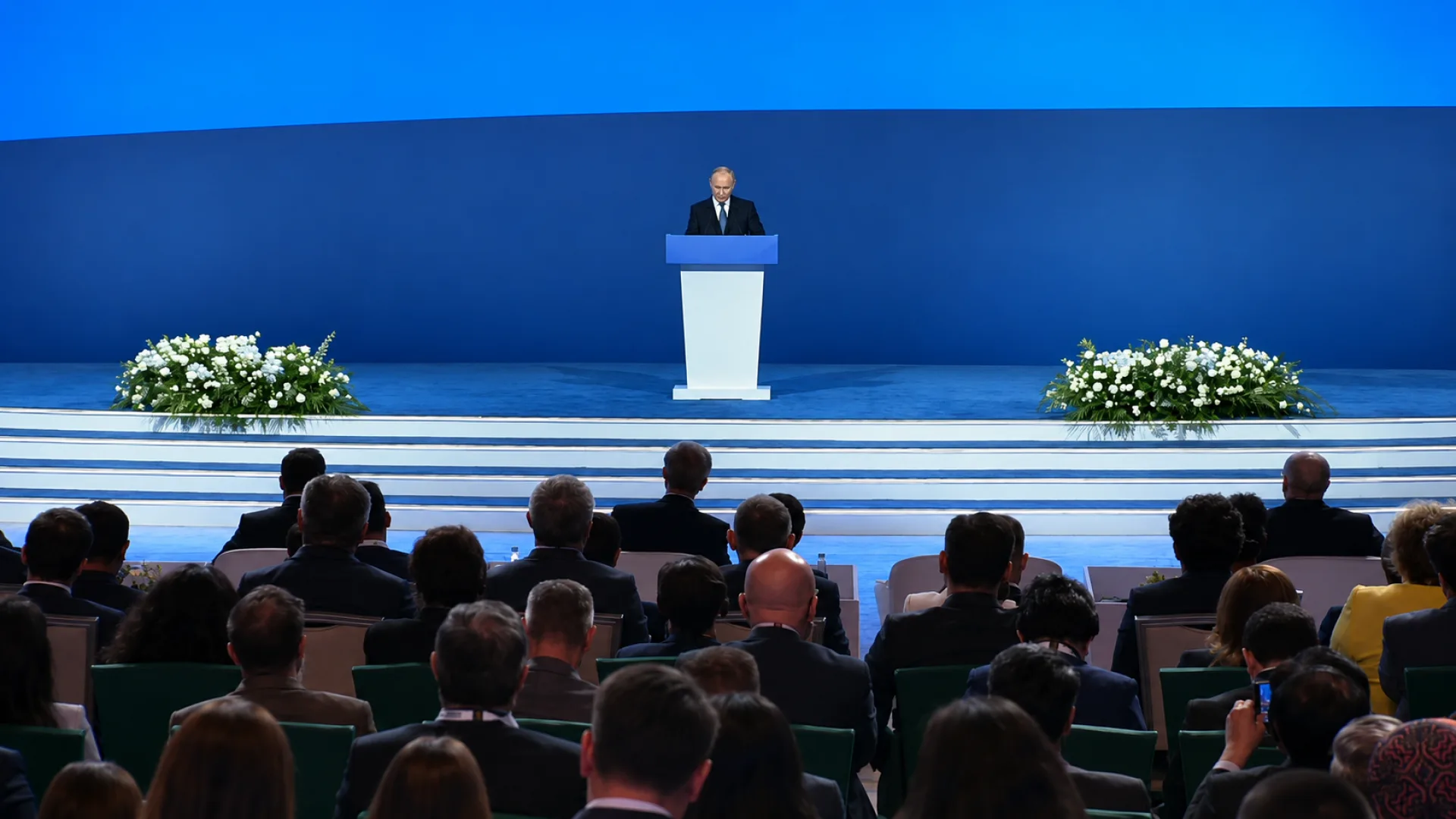 Путин предупредил о риске исчезновения профессий из-за наступления компьютерного разума