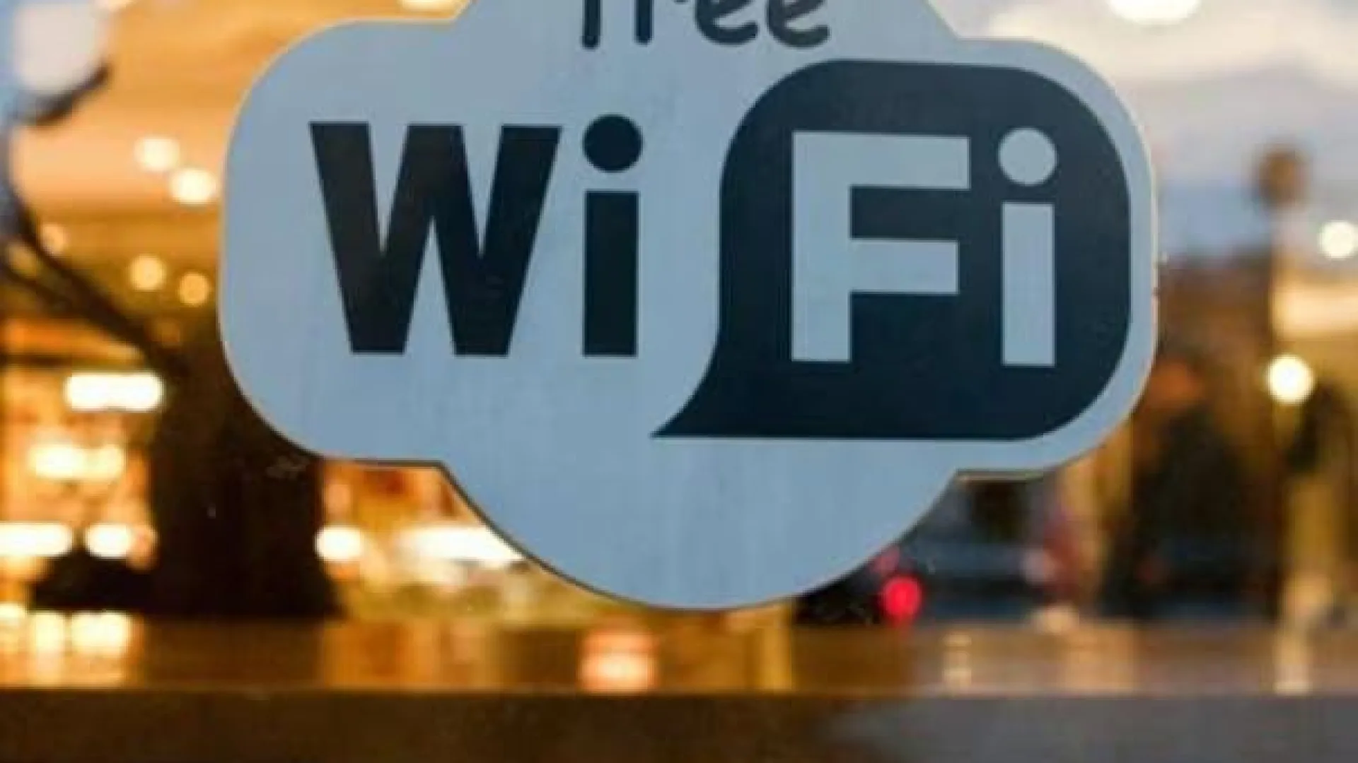 Власти Петербурга задумались об увеличении бесплатных Wi-Fi точек — когда ждать и зачем это нужно
