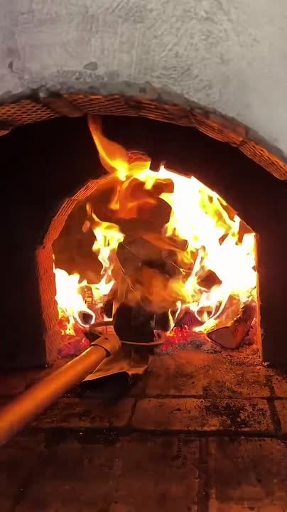 ❗️Певец Shaman отказался от кожаных штанов 

Shaman сжег свои кожаные штаны в русской печи

Настало время перемен - отныне вы на мне их не увидите.