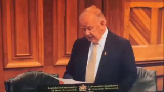 И эти люди принимают решения о нашей жизни

Канадский политик случайно зачитал ответ ChatGPT во время своего выступления.