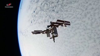 Космонавты «Роскосмоса» с МКС поздравили россиян с Днём флага и напомнили о единстве страны
