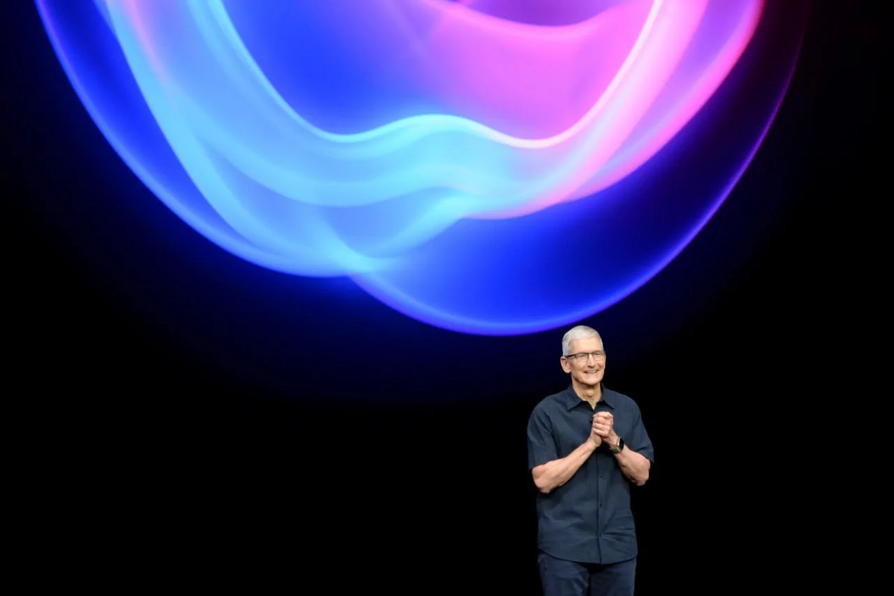 Тим Кук покидает пост гендиректора Apple, Джон Тернус становится новым CEO