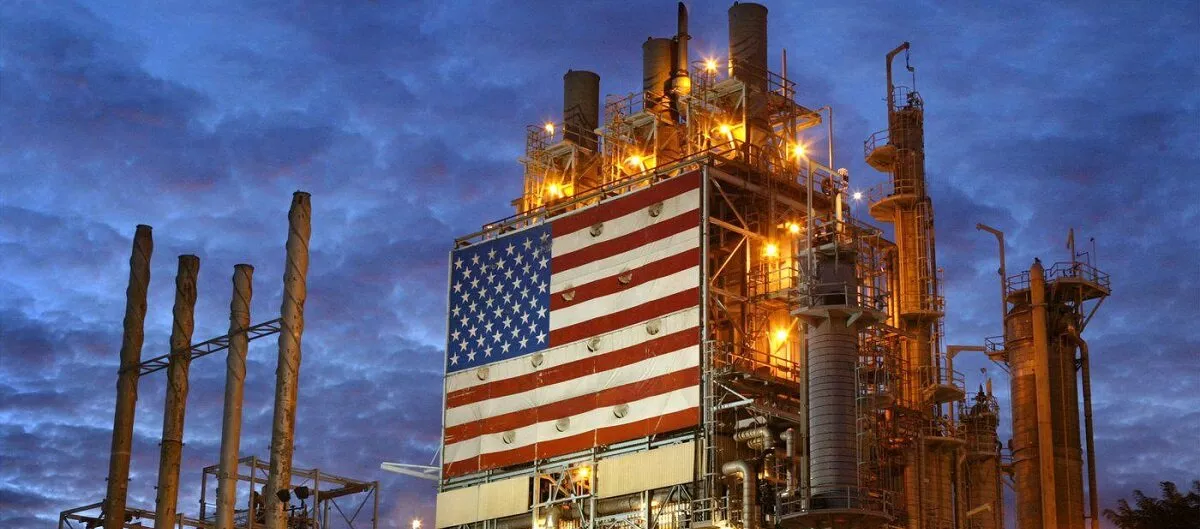 Американские нефтяные компании ExxonMobil, Chevron и ConocoPhillips объявили о начале мирового топливного кризиса из-за длительной блокировки Ормузского пролива.